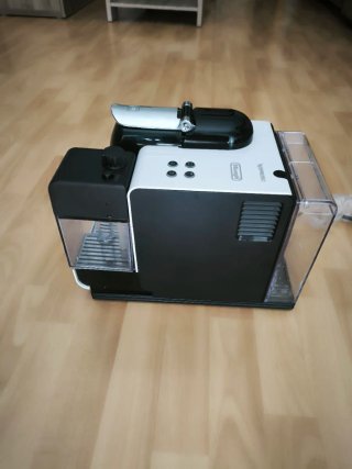 Cafetera Nespresso Lattissima Blanca