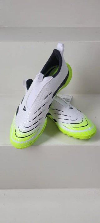 Botas fútbol Adidas Predator niño multitaco