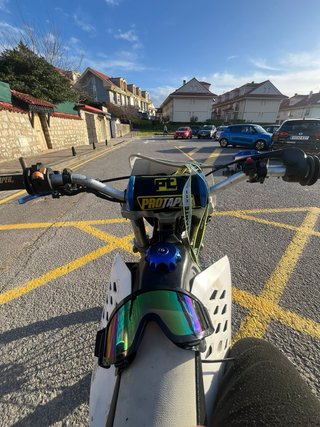 MOTO ENDURO SHERCO CITY CORP SOLO CAMBIO POR 4X4