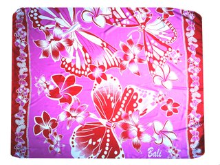 Pareo estilo balinés con flores y mariposas