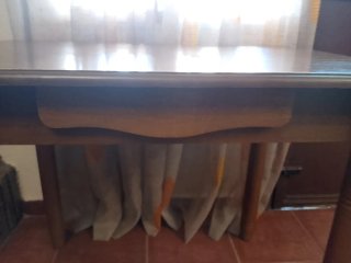 Mesa antigua de cocina de madera
