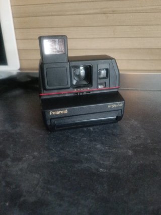 Cámara Polaroid Impulse Negra