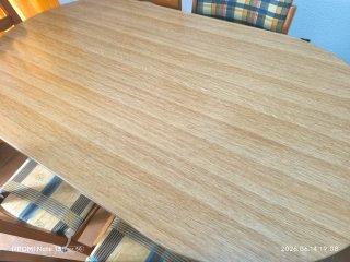 Mesa comedor extensible a 244cm. y 4 sillas.