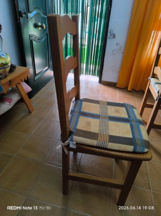 Mesa comedor extensible a 244cm. y 4 sillas.
