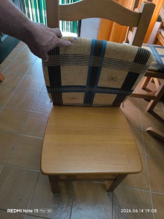 Mesa comedor extensible a 244cm. y 4 sillas.