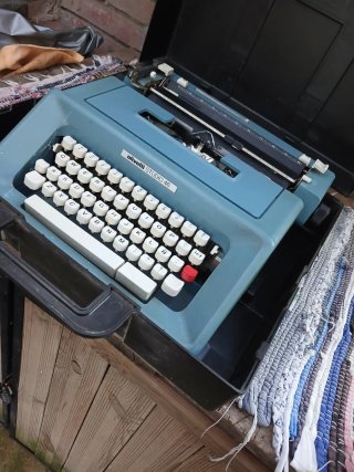 Máquina de escribir Olivetti Studio 46 Azul