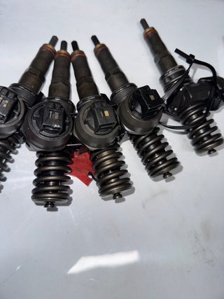 Inyector VW 038130073AG
