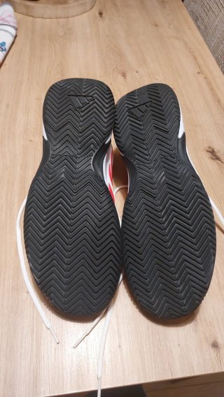 Zapatillas Adidas Blancas y Rojas