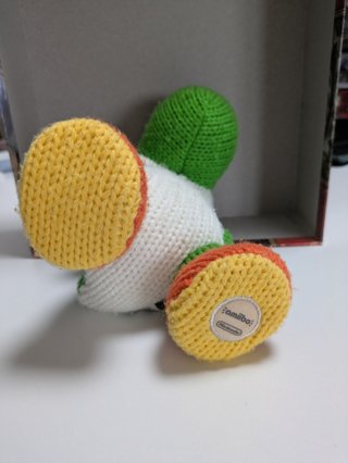 Yoshi de Lana Grande Amiibo