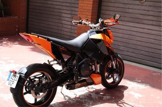 KTM Duke 690