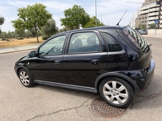 Opel CORSA 1.2 16v Etiqueta C 110.000km. 2006