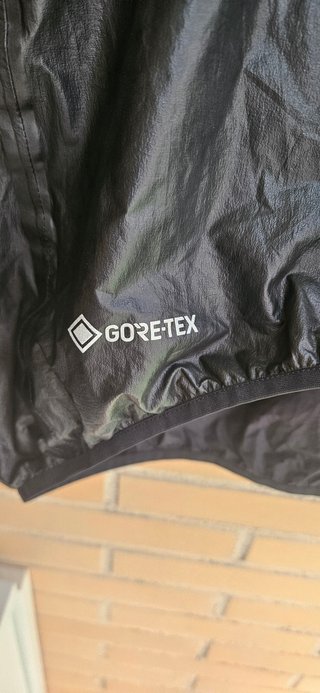 Chaqueta Castelli Gore-Tex Negra Roja