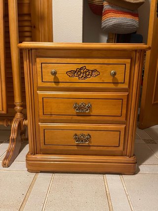 Mesitas de noche de madera de pino