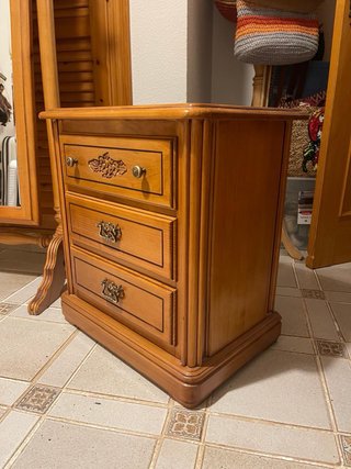 Mesitas de noche de madera de pino