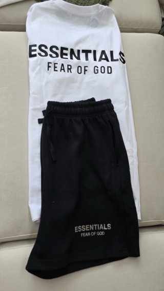 Camiseta ESSENTIALS Blanca Talla L