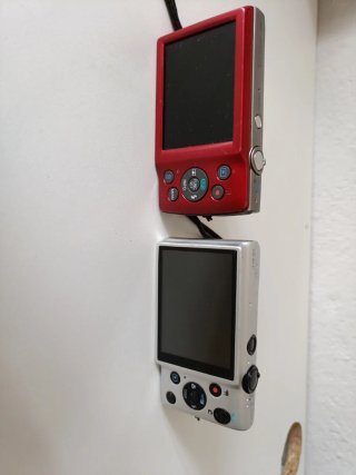 Canon IXUS 135 e 175 (Rosso e Argento)