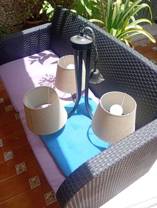 Lámpara de mesa tela y metal