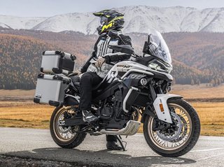 CFMOTO 800MT-ES Adventure Moto