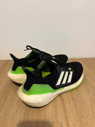 Zapatilla Adidas Ultraboost Talla 44 Negra y Verde