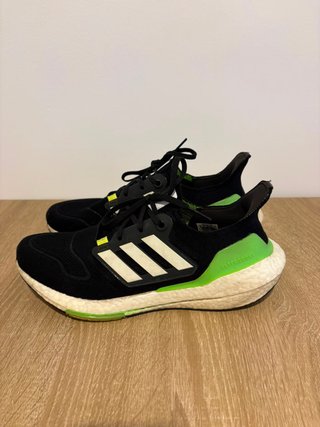 Zapatilla Adidas Ultraboost Talla 44 Negra y Verde