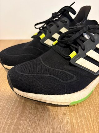 Zapatilla Adidas Ultraboost Talla 44 Negra y Verde