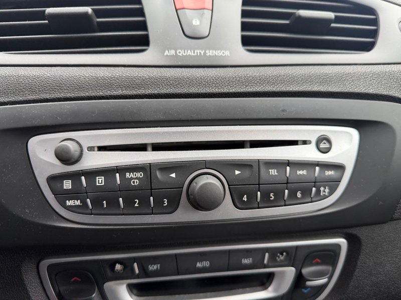 Renault Scénic 1.5 dCi Dynamique 2011, foto 16