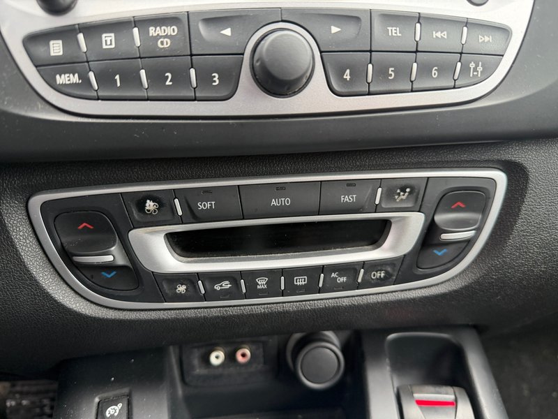 Renault Scénic 1.5 dCi Dynamique 2011, foto 17