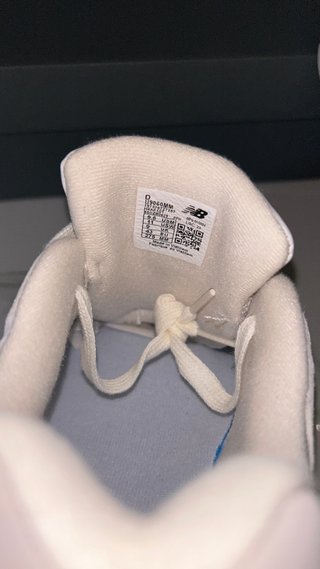 Zapatillas New Balance Beige y Gris