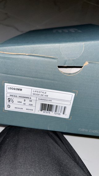 Zapatillas New Balance Beige y Gris