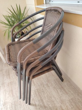 4 Sillas Bistro Acero/Rattan Nuevas, sin uso