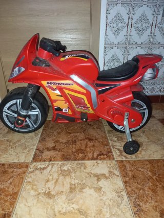 Moto de Juguete Eléctrica Roja