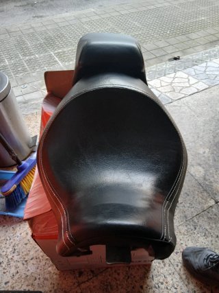 Asiento Harley Davidson 883 (2004+)