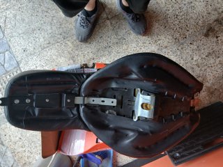 Asiento Harley Davidson 883 (2004+)