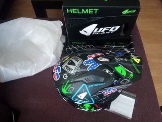 Casco de moto UFO  nuevo talla L