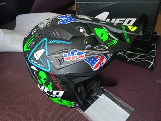 Casco de moto UFO  nuevo talla L