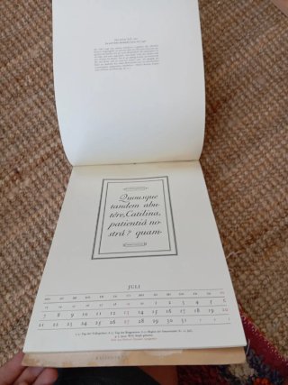 Antiguo manuscrito calendario Schriftkunst