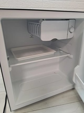 Frigorífico Comfee 47L Negro