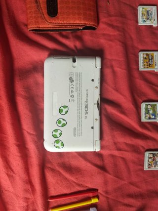 SUPER PACK NINTENDO 3DS XL EDICIÓN YOSHI