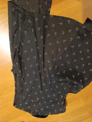 Blusa H&M sin mangas estampado anclas
