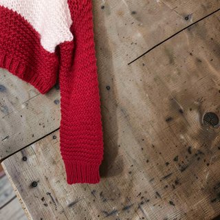 Jersey cuello alto rojo y blanco