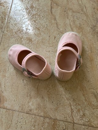 Zapatilla lona rosita con hebilla