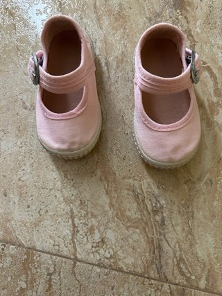 Zapatilla lona rosita con hebilla