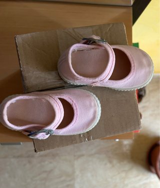 Zapatilla lona rosita con hebilla