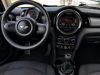MINI Cooper First (2016)