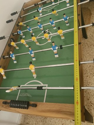 Futbolín de mesa en muy buen estado