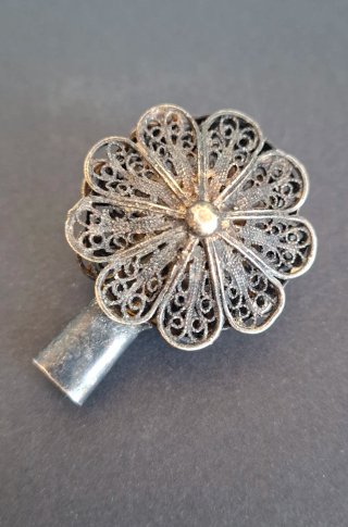 Antiguo sonajero de plata