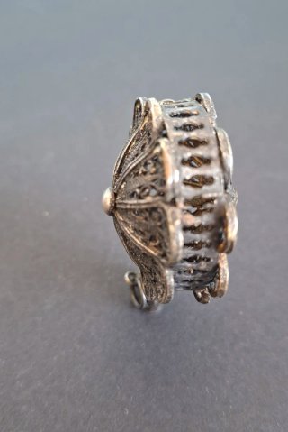 Antiguo sonajero de plata