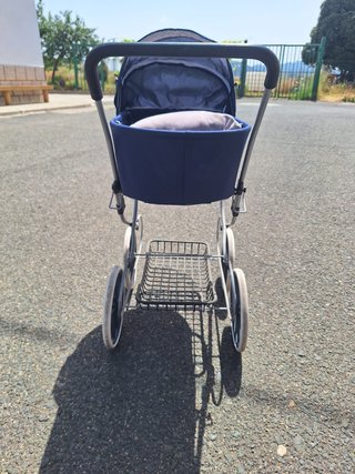 Cochecito de muñecas azul