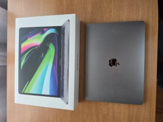 MacBook Pro Touch Bar 8GB RAM 256GB SSD