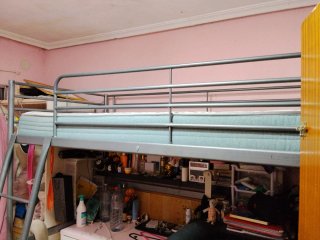 Oferta Cama alta Ikea Svarta metálica